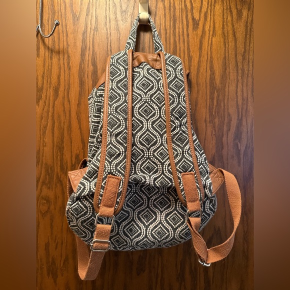 Colorful Patterned Drawstring Backpack - Picture 11 of 12